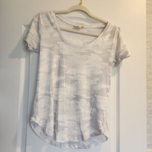 White Crow Light Gray Camouflage Scoop Neck Blouse Size S Euc